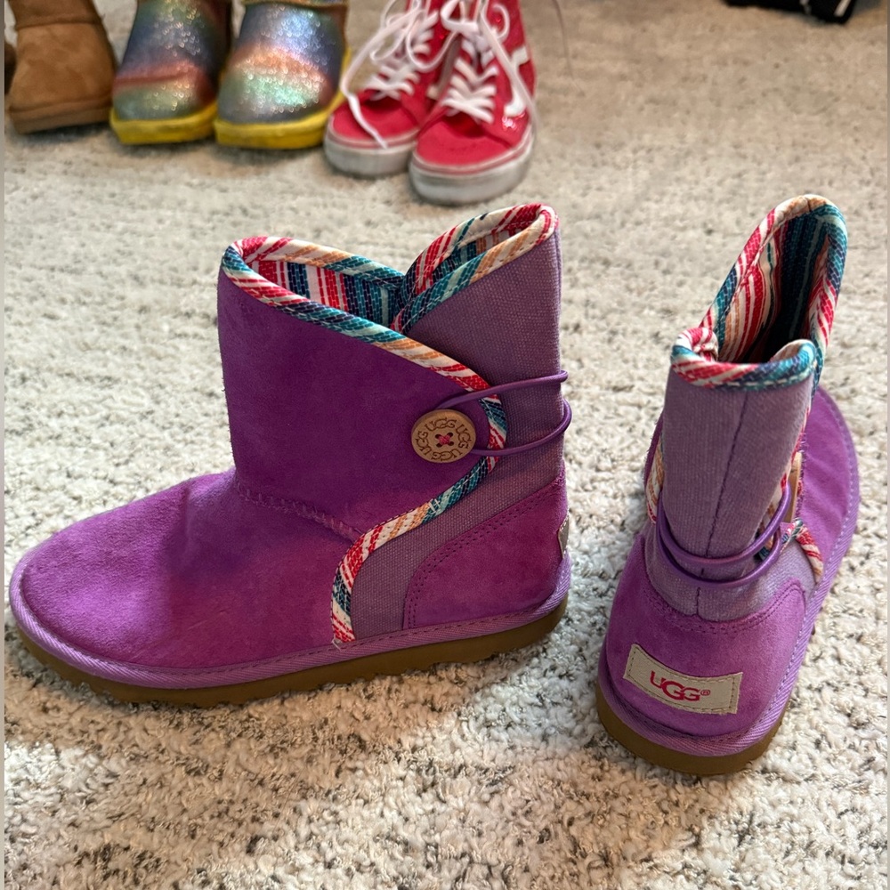 UGG Girls Leona Suede Boots Crazy Plum serape Size 2 EUC
